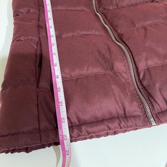 Old Navy Women’s Burgundy Zip Up Vest Jacket Size XS - Picture 9 of 9